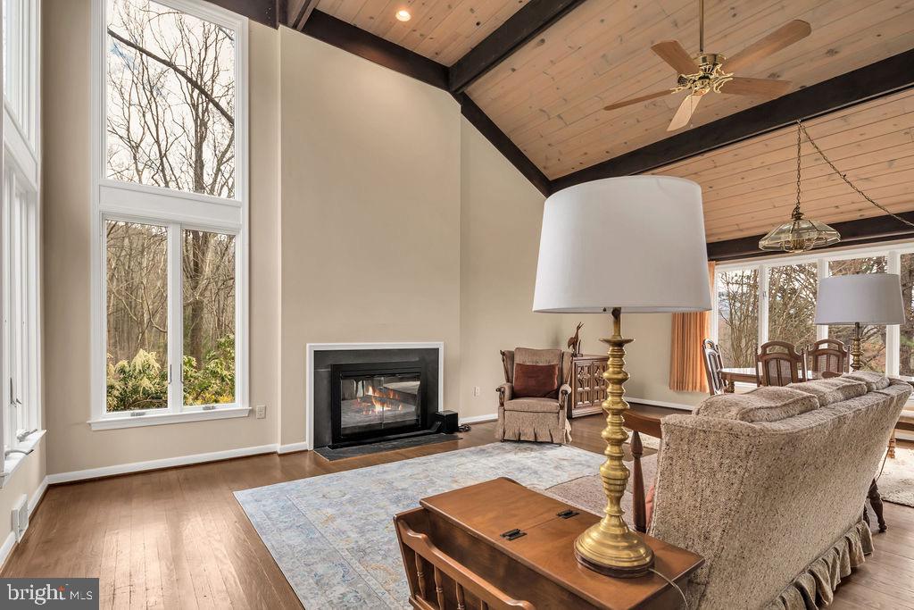 1493 Smith Run Road Bentonville, VA 22610 - Photo 16 of 40 2-story windows flood the great room with light