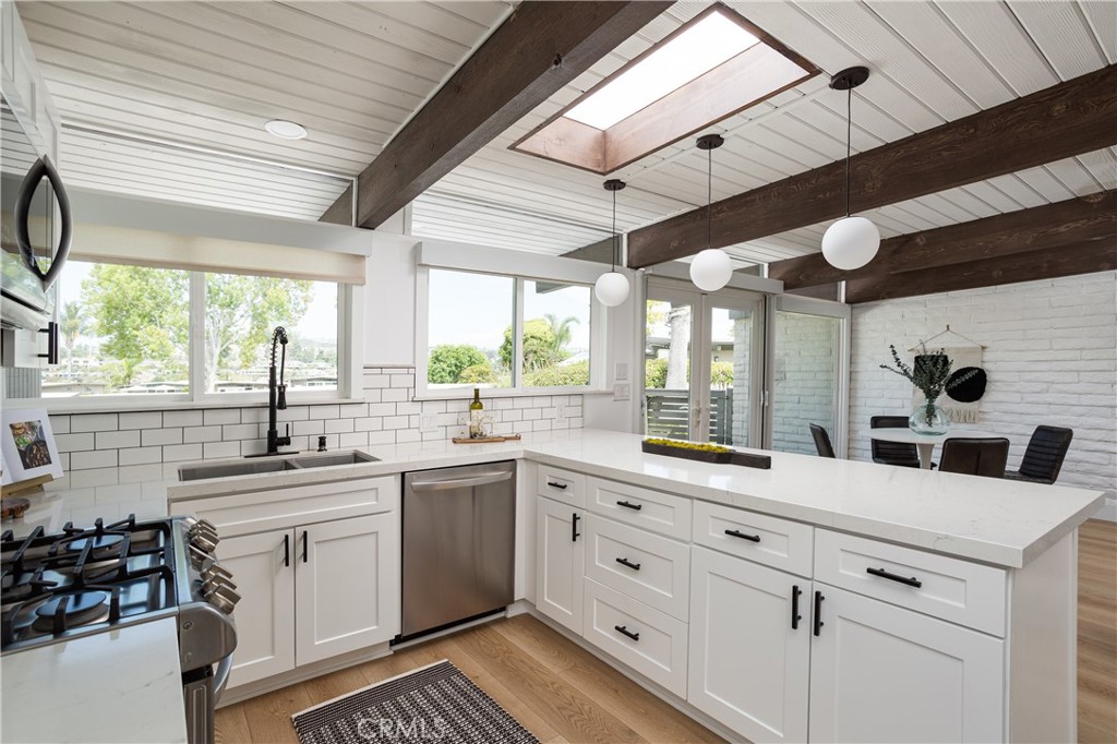 202 Del Gado Road San Clemente, CA 92672 - Photo 4 of 16