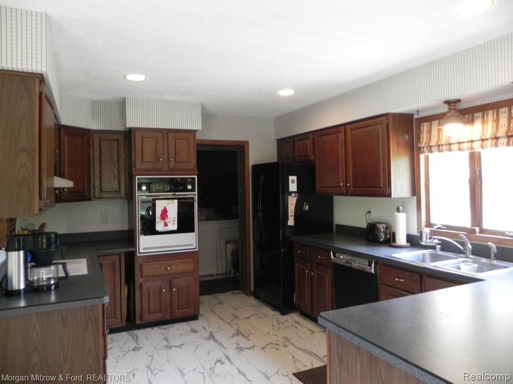 8830 Perry Lake Road Clarkston, MI 48348 - Photo 11 of 24 Perry Lake (11).jpg