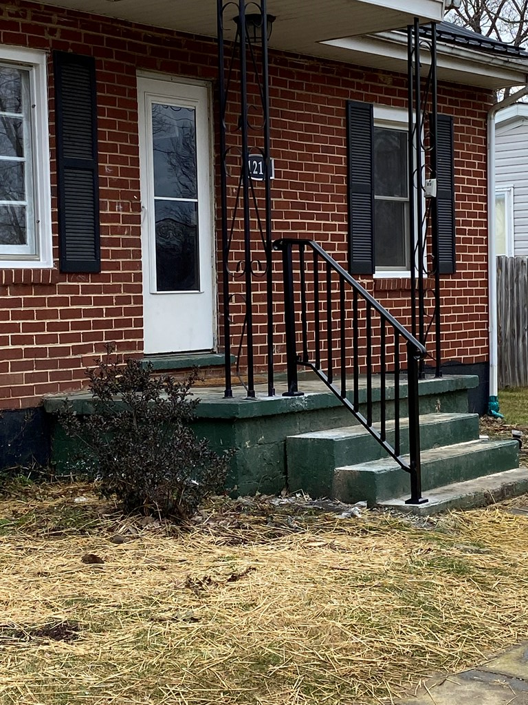 1213 Peppers Ferry Road Pulaski, VA 24301 - Photo 2 of 20 Gallery Image 2