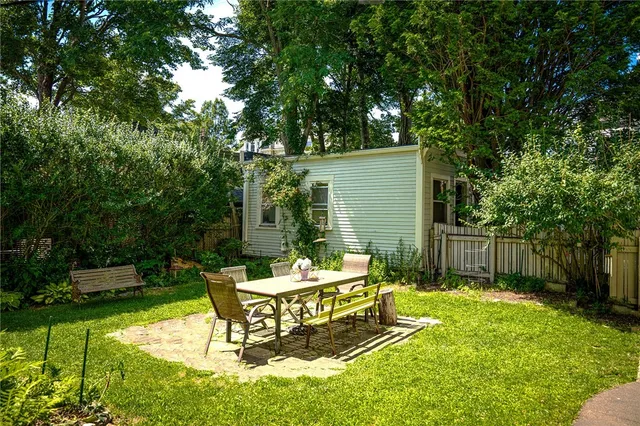 $2,190,000 | 24 Old Beach Road, Newport, RI 02840