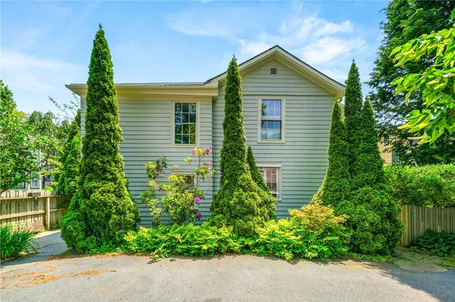 $2,190,000 | 24 Old Beach Road, Newport, RI 02840