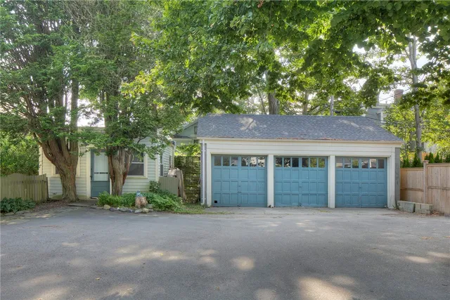 $2,190,000 | 24 Old Beach Road, Newport, RI 02840