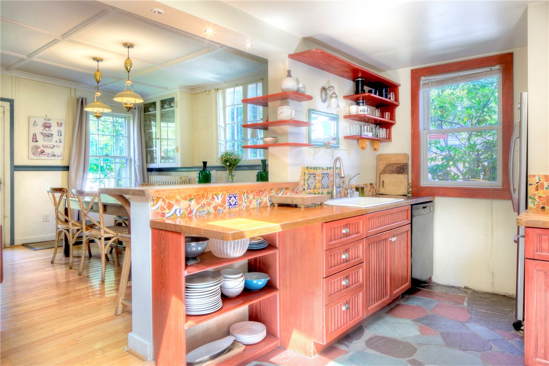 24 Old Beach Road Newport, RI 02840 - Photo 7 of 24