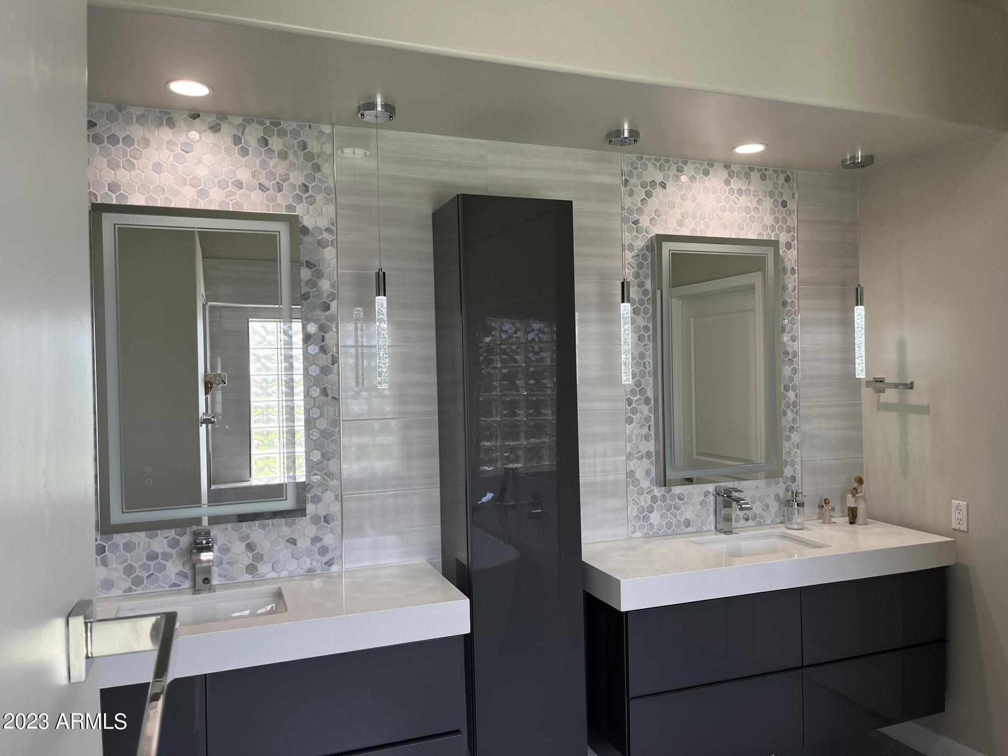 2629 East Mountain View Road Phoenix, AZ 85028 - Photo 7 of 28 F3135EFB-D733-4C63-85DF-76BB6212AA72