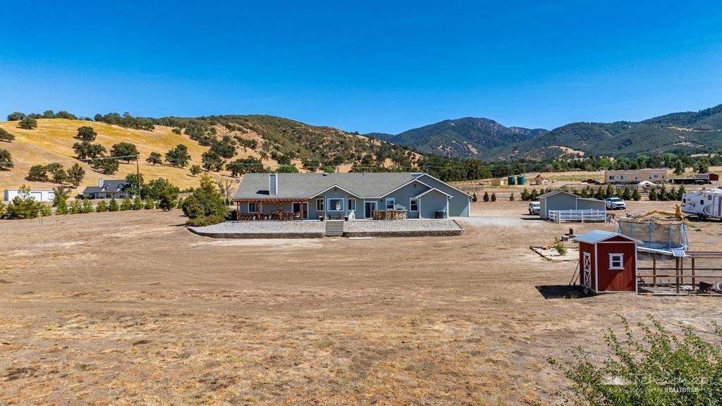18865 Arosa Road Tehachapi, CA 93561 - Photo 2 of 83 Gallery Image 2