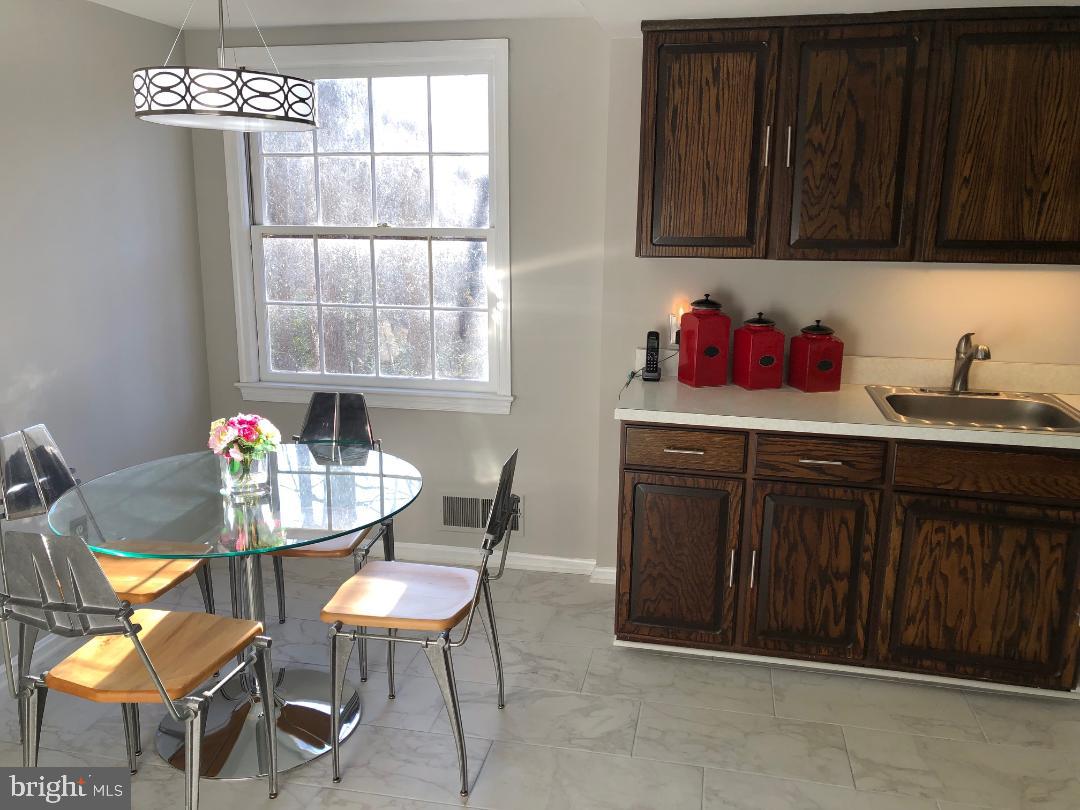 2308 Short Ridge Road Reston, VA 20191 - Photo 11 of 37 Gallery Image 11