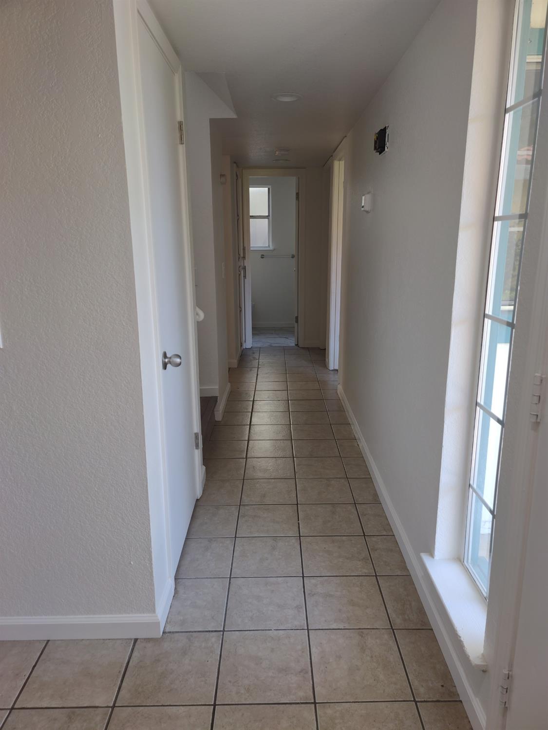 3441 Rancho Rio Way Sacramento, CA 95834 - Photo 3 of 27 Gallery Image 3