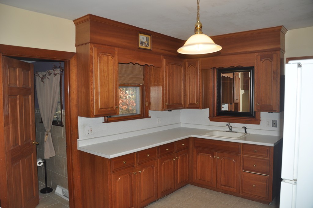 5 Larson Road Wilmington, MA 01887 - Photo 9 of 30 Gallery Image 9