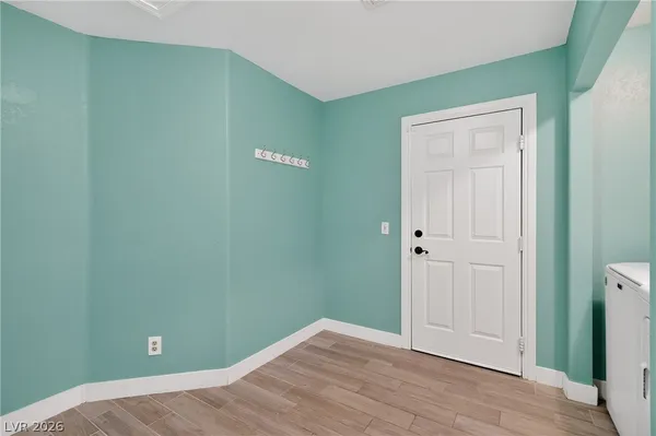 $2,400 | 405 Crater Court, Henderson, NV 89014