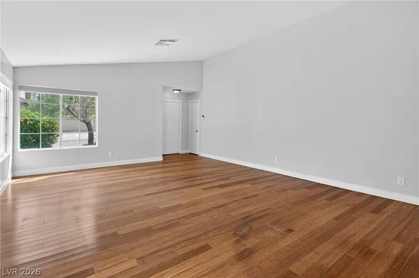 $2,400 | 405 Crater Court, Henderson, NV 89014