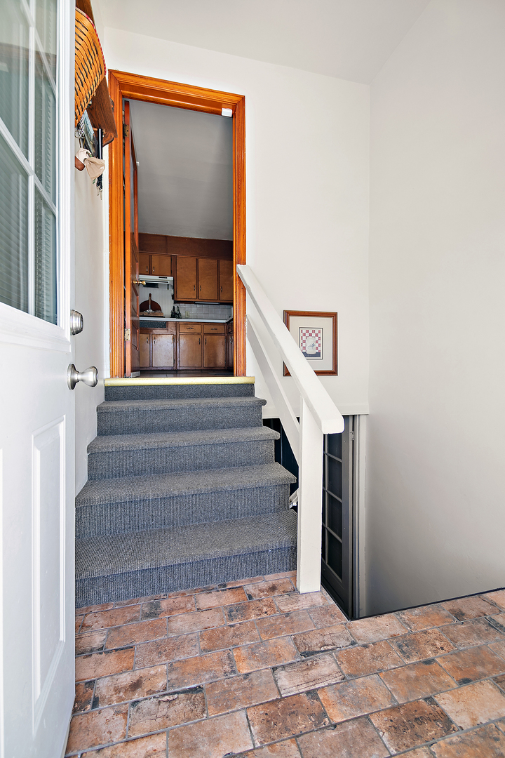 460 South Winfield Avenue Kankakee, IL 60901 - Photo 27 of 28 a view of entryway and hall