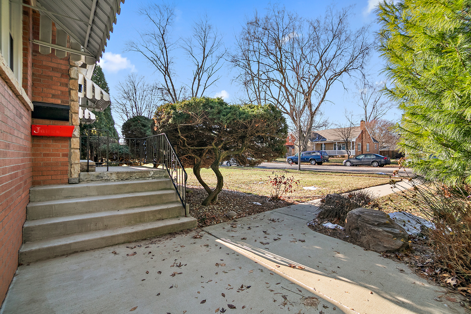 460 South Winfield Avenue Kankakee, IL 60901 - Photo 3 of 28 a view of pathway with yard