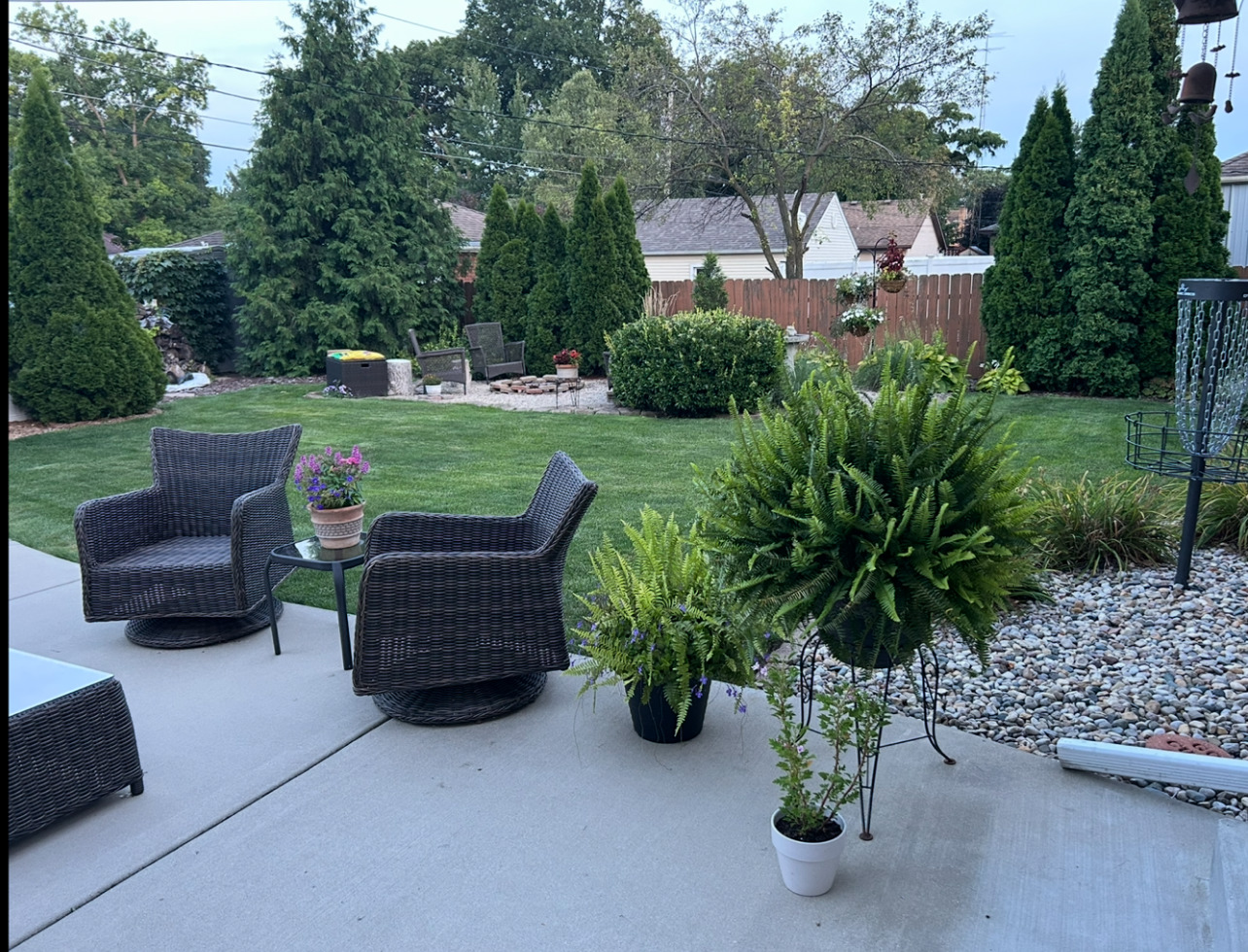 460 South Winfield Avenue Kankakee, IL 60901 - Photo 9 of 28 a view of a garden with patio