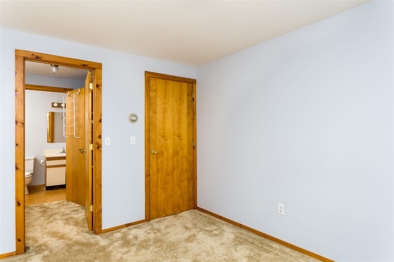 29 Hemlock Street Rochester, NH 03867 - Photo 34 of 40