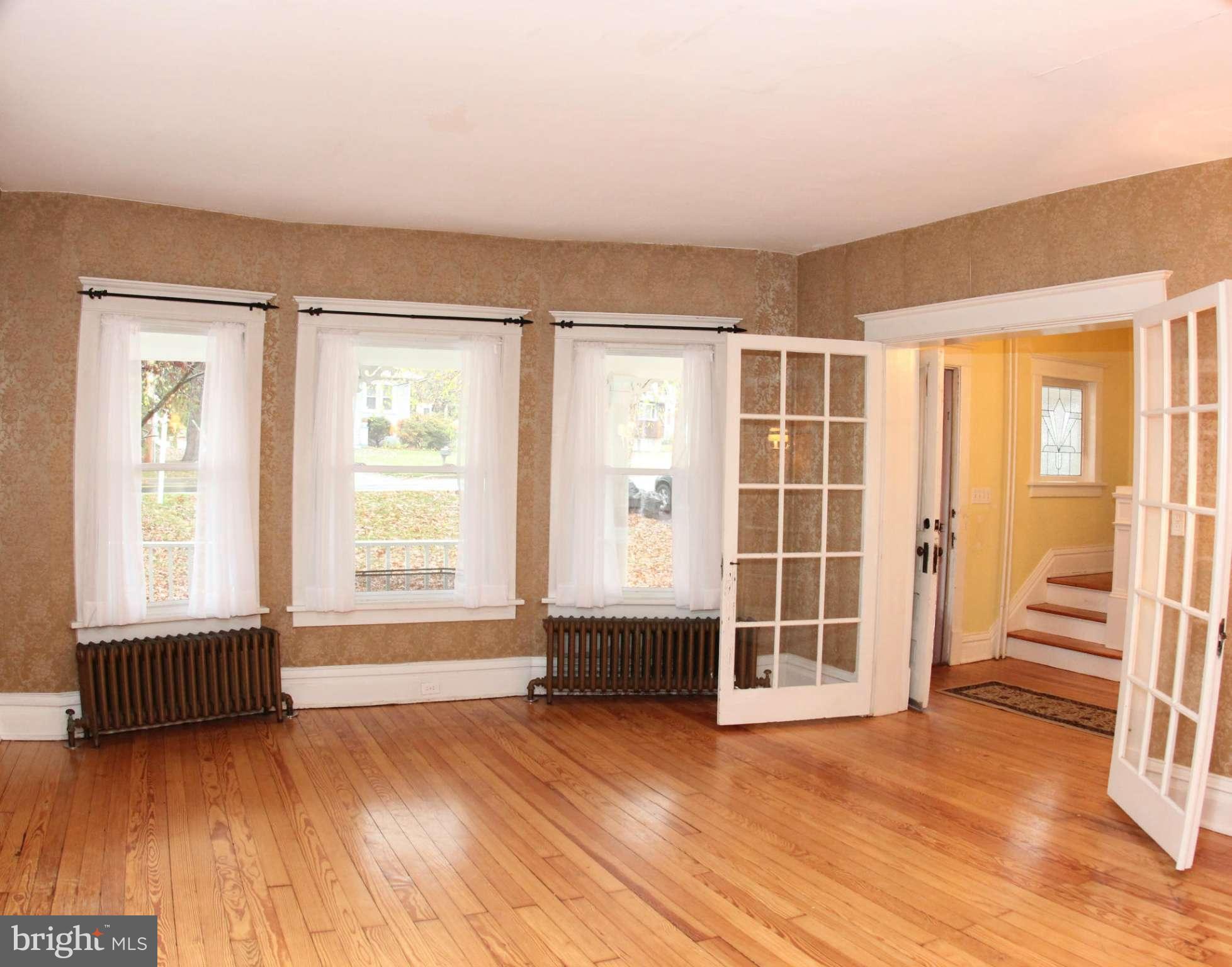 271 Paradise Road Aberdeen, MD 21001 - Photo 8 of 29 Sitting room with a lot of natural light