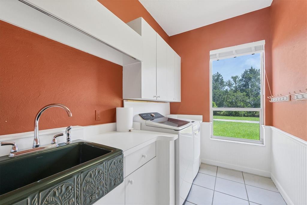 1355 Debrecen Road Sarasota, FL 34240 - Photo 16 of 52 Laundry