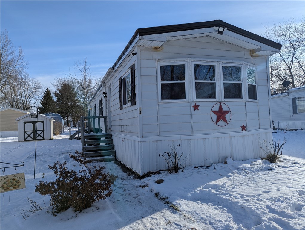 14 Edgewood Drive Ridgeway, NY 14103 - Photo 2 of 15