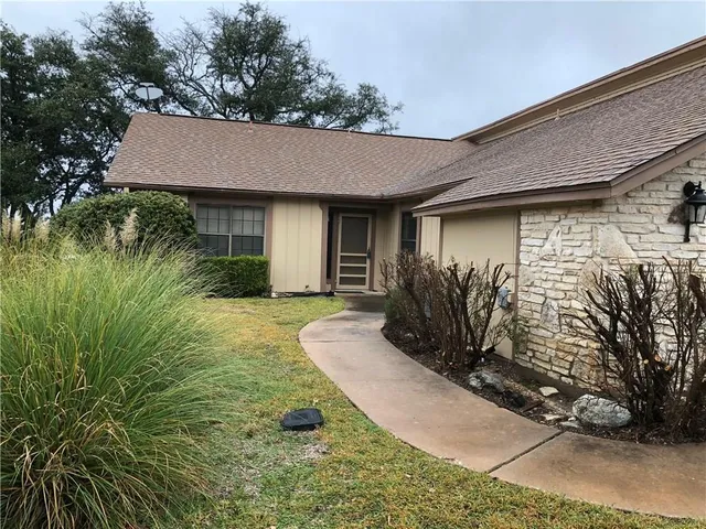 $1,250 | 1 Oaks Place, Lago Vista, TX 78645