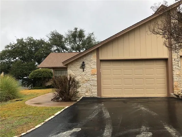 $1,250 | 1 Oaks Place, Lago Vista, TX 78645