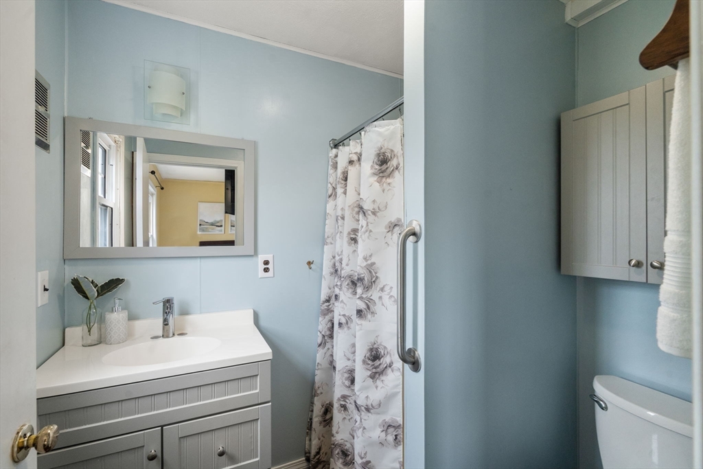 2 Bancroft Street Maynard, MA 01754 - Photo 20 of 38