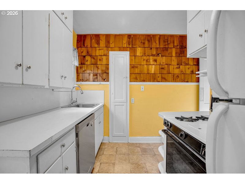 1175 Hines Street Southeast Salem, OR 97302 - Photo 13 of 42