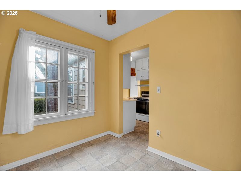 1175 Hines Street Southeast Salem, OR 97302 - Photo 15 of 42