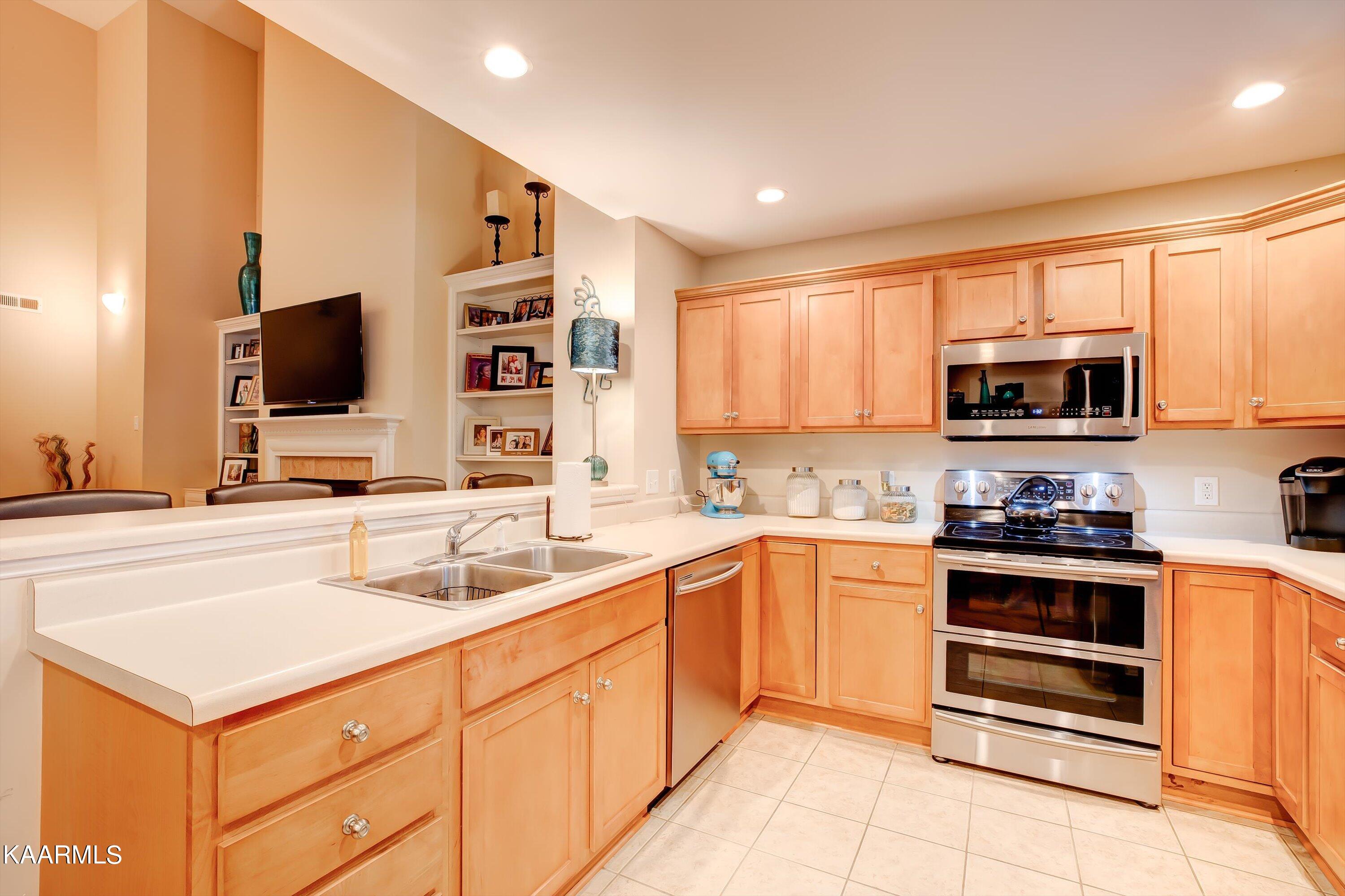 714 Loop Road Knoxville, TN 37934 - Photo 12 of 33 Ample Cabinet Space