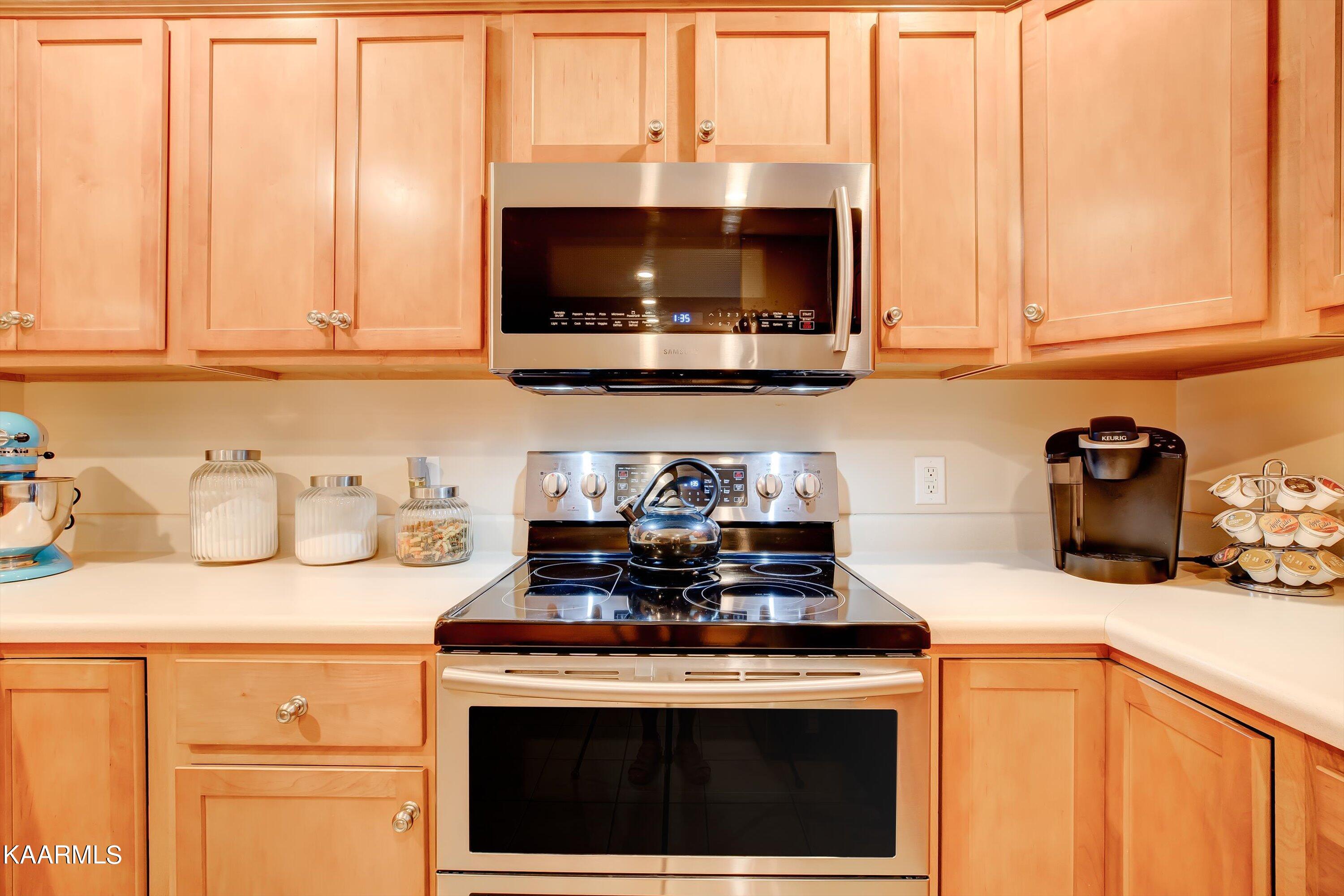 714 Loop Road Knoxville, TN 37934 - Photo 14 of 33 Stainless Appliances