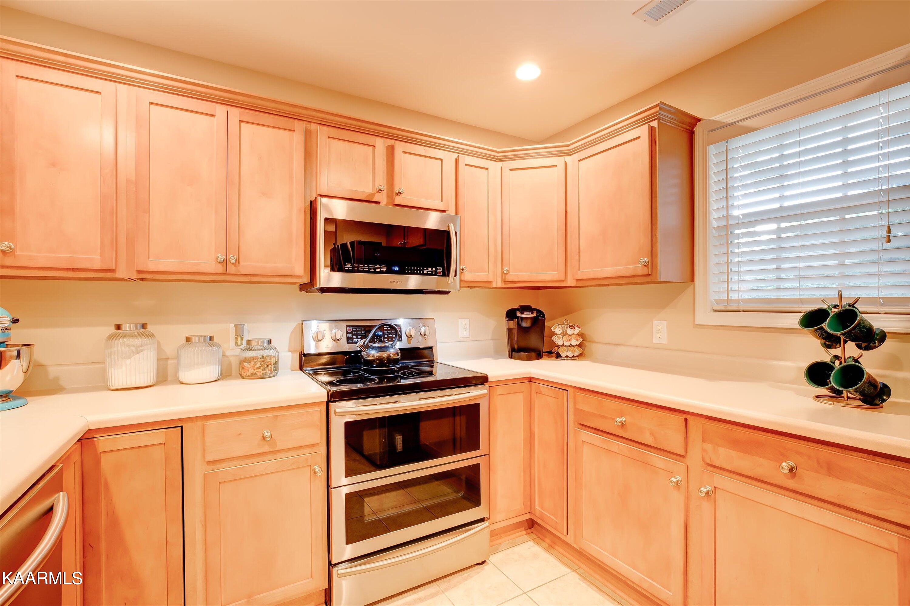 714 Loop Road Knoxville, TN 37934 - Photo 16 of 33 Natural Light