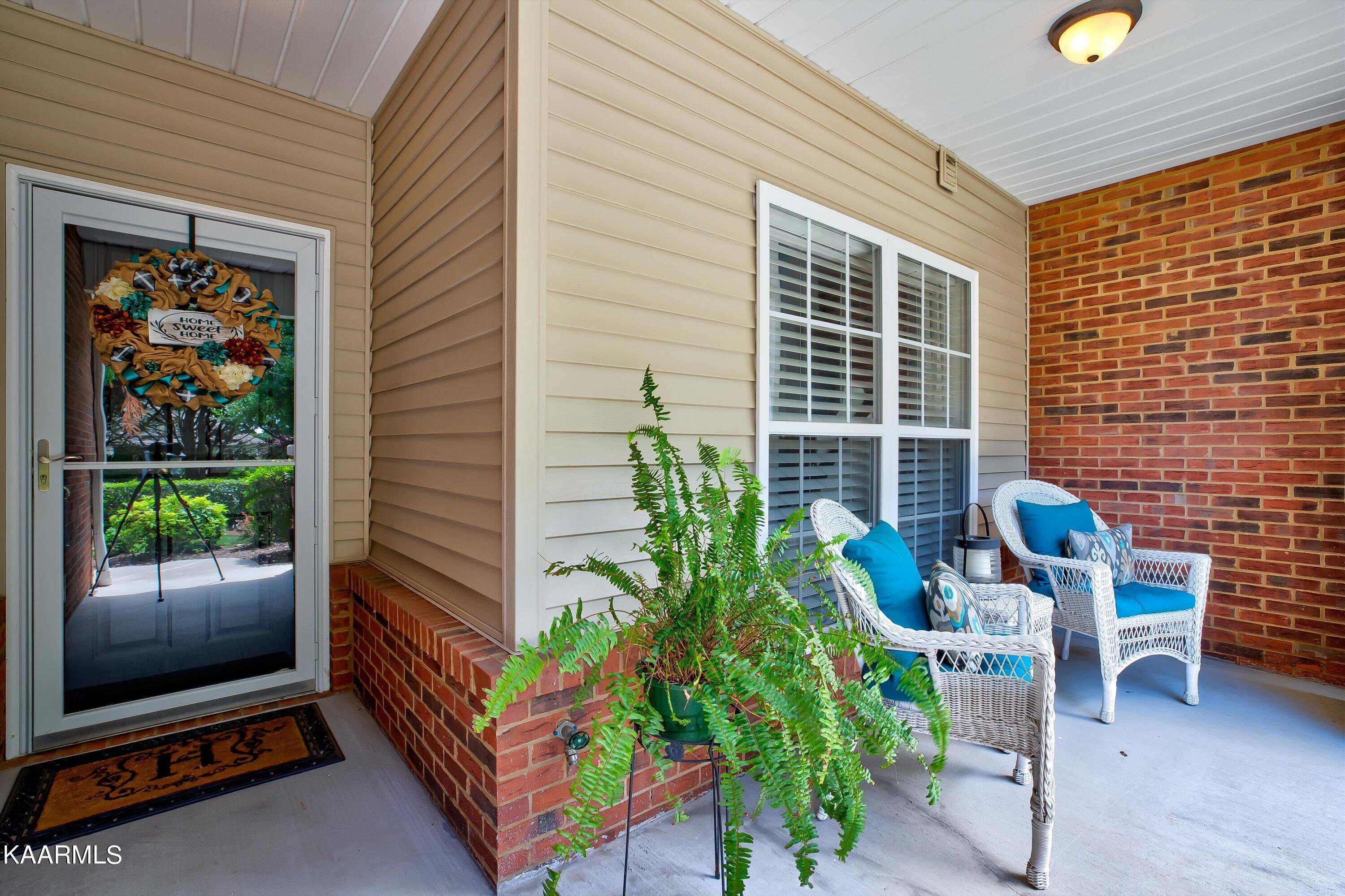 714 Loop Road Knoxville, TN 37934 - Photo 2 of 33 Covered Front Porch