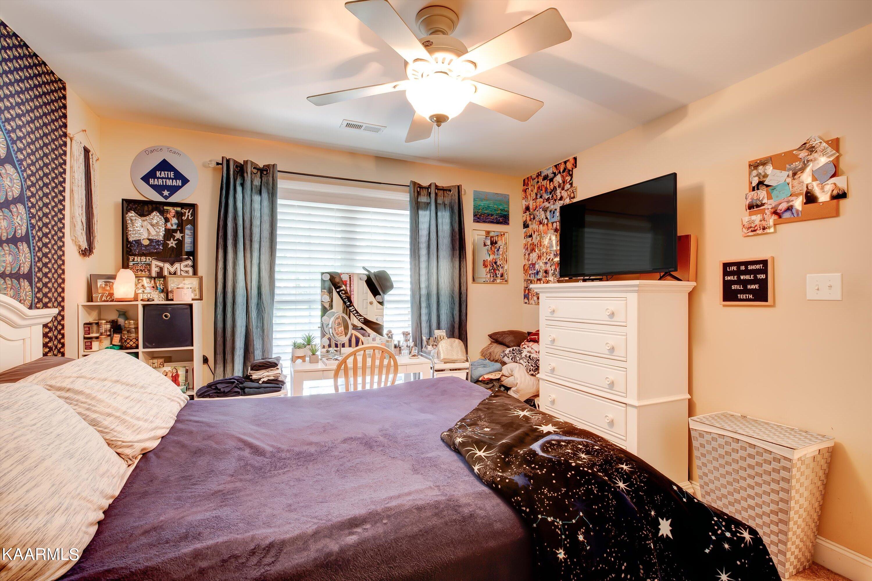 714 Loop Road Knoxville, TN 37934 - Photo 21 of 33 Bedroom 2