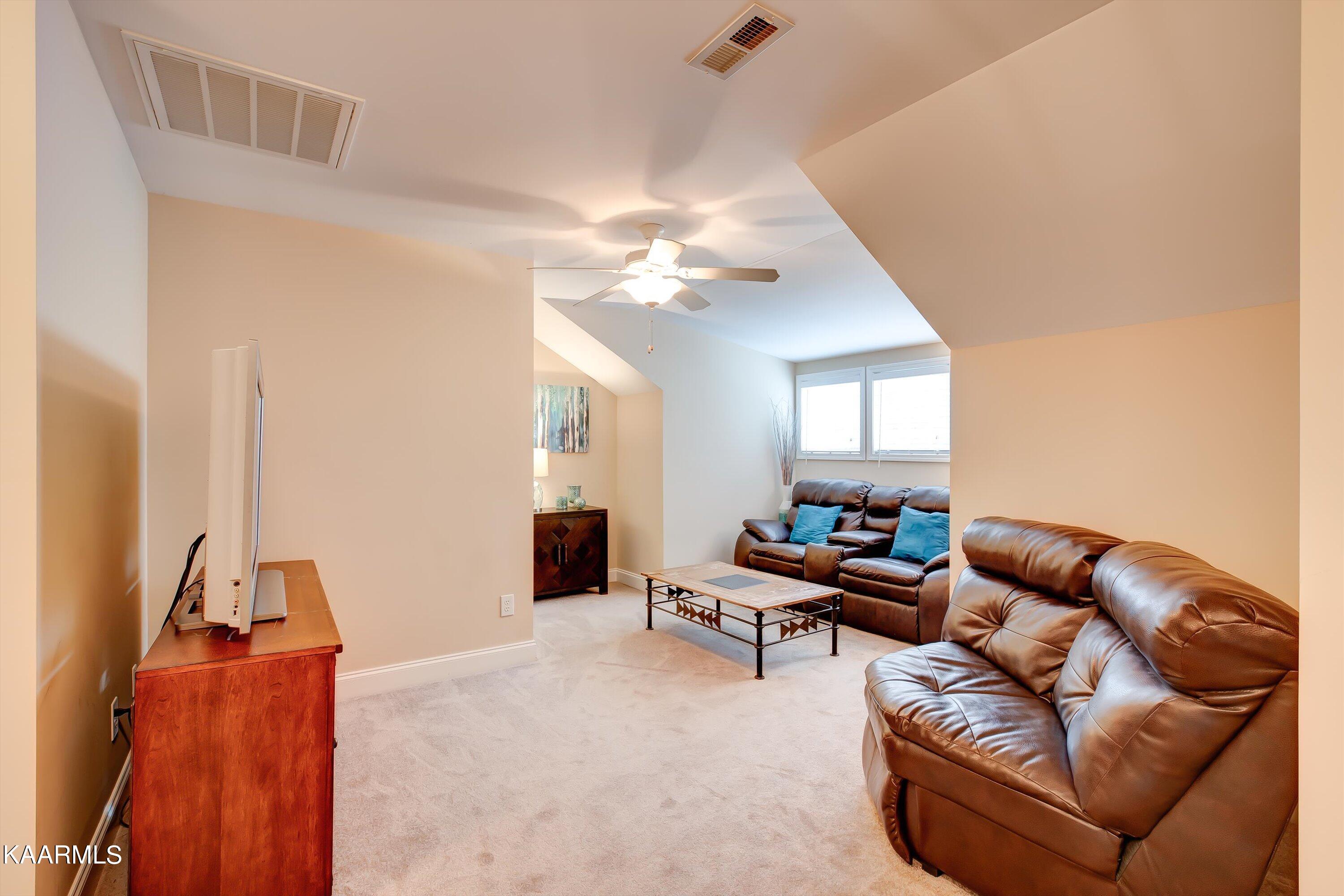 714 Loop Road Knoxville, TN 37934 - Photo 26 of 33 Loft/Bonus Room