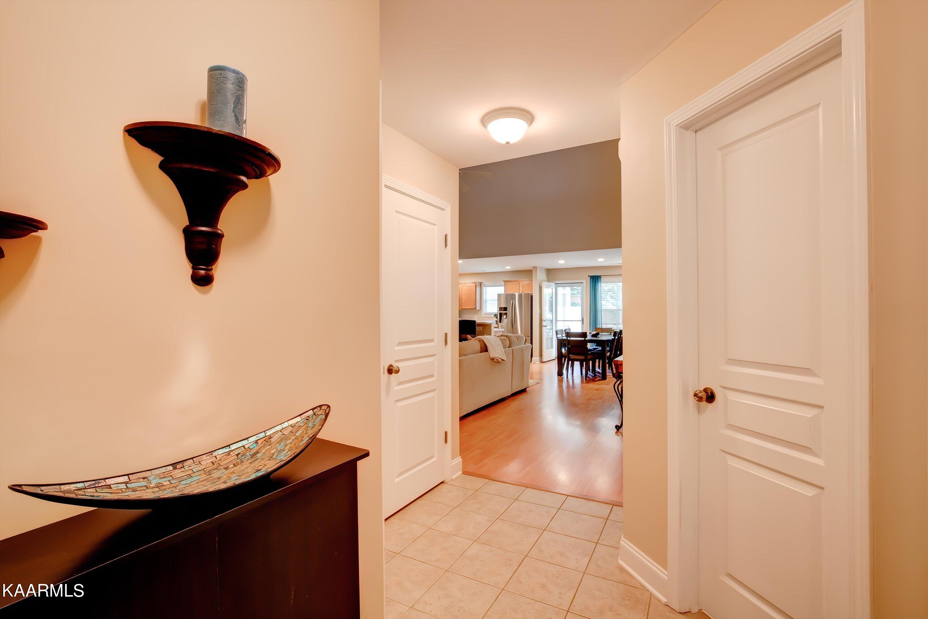 714 Loop Road Knoxville, TN 37934 - Photo 3 of 33 Entryway