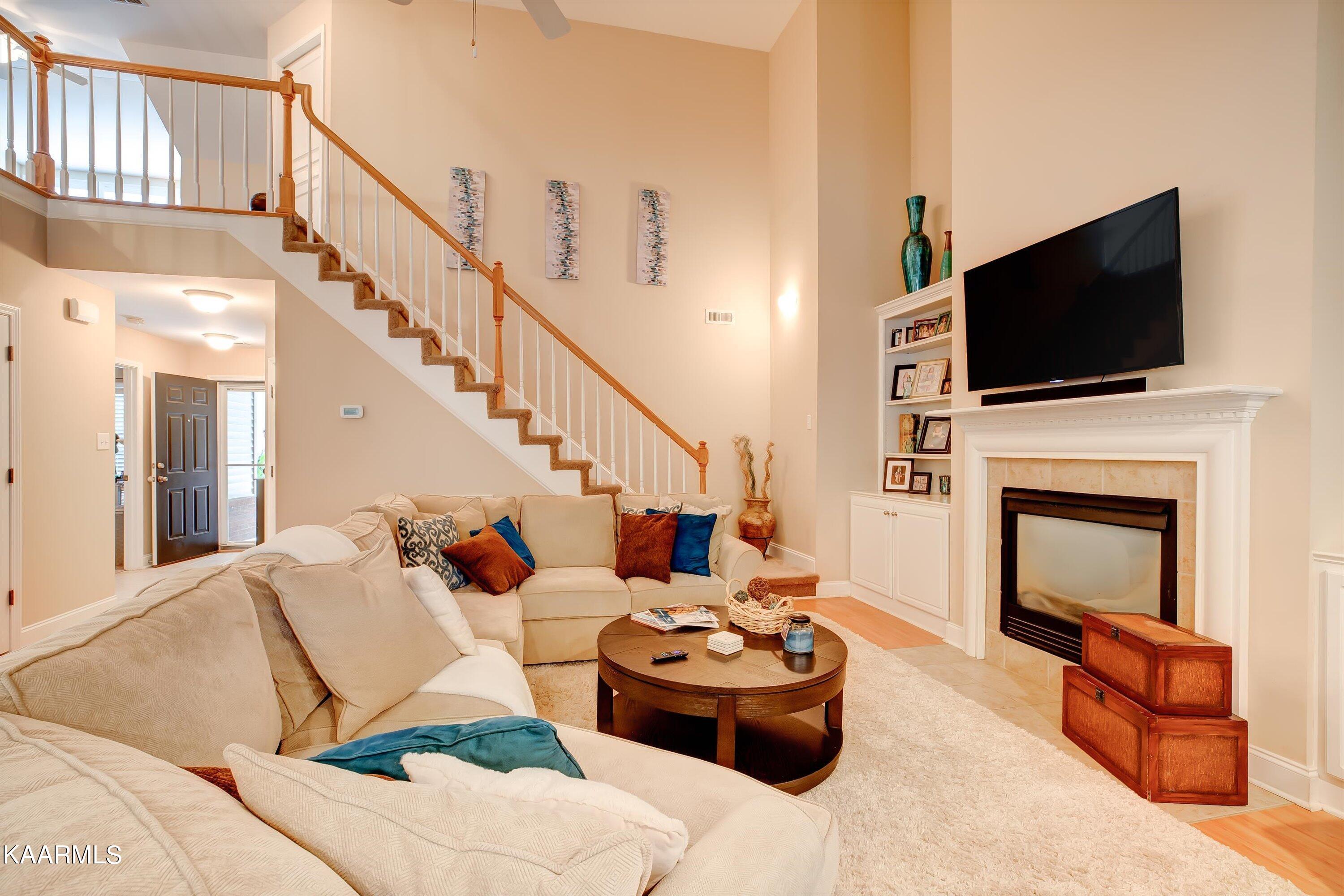 714 Loop Road Knoxville, TN 37934 - Photo 5 of 33 Soaring Ceilings