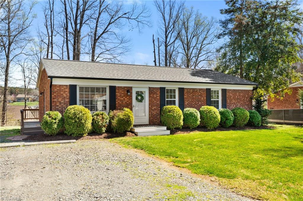 1505 Runabout Road Pfafftown, NC 27040 - Photo 2 of 28