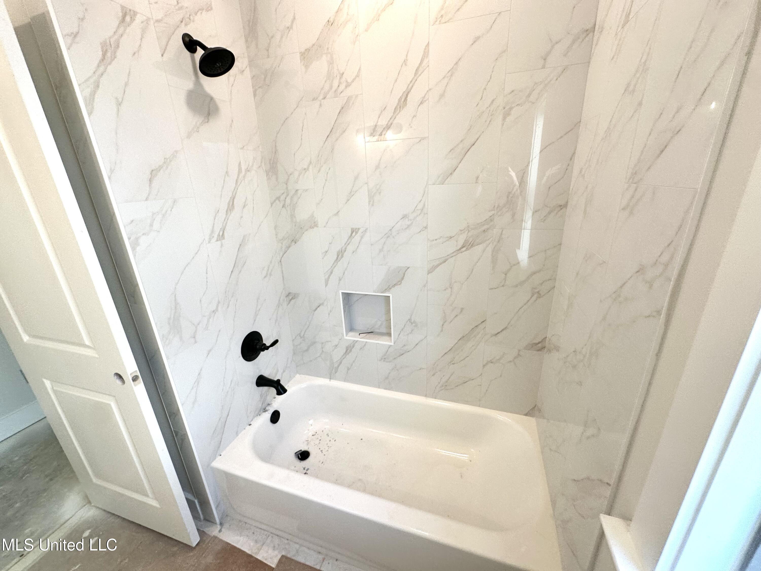 2945 Molly Cove Nesbit, MS 38651 - Photo 8 of 11 IMG_4753