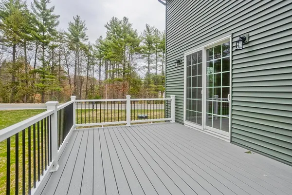 $950,000 | 1 Scarlett Drive, East Longmeadow, MA 01028
