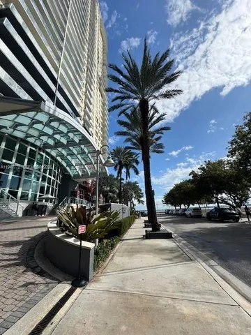 $5,500 | 1155 Brickell Bay Drive, Unit 1802, Miami, FL 33131