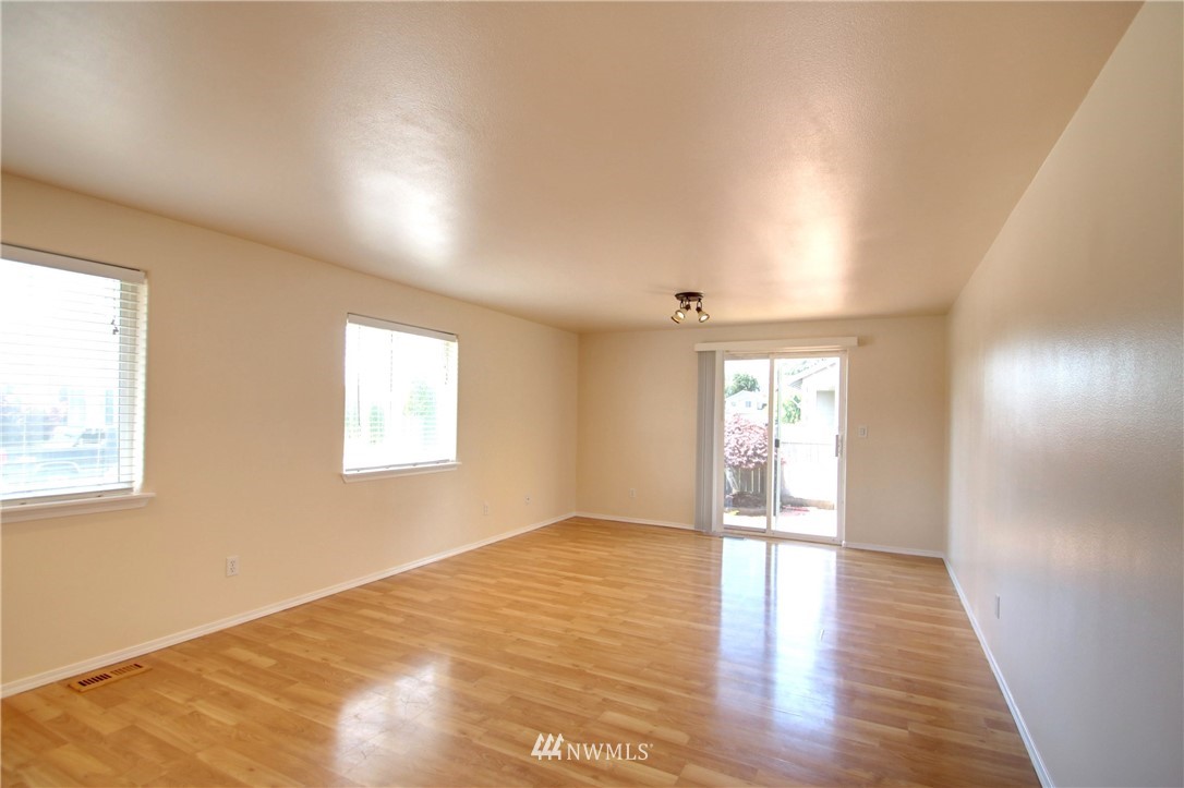 416 Spring Lane Sedro-Woolley, WA 98284 - Photo 3 of 20 Gallery Image 3