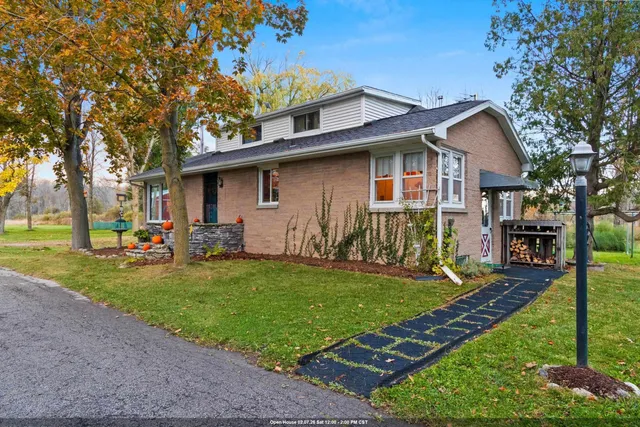 $379,900 | 4132 Bayside Road, Suamico, WI 54173