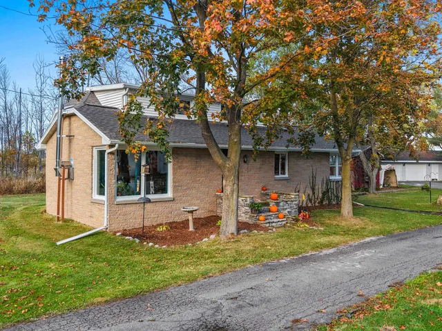 $379,900 | 4132 Bayside Road, Suamico, WI 54173