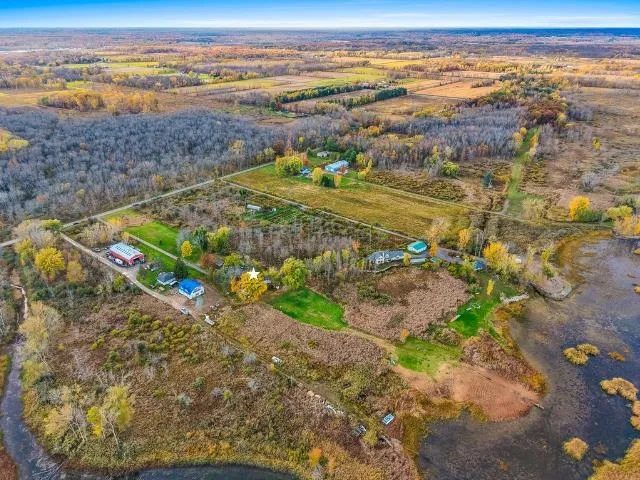 $379,900 | 4132 Bayside Road, Suamico, WI 54173