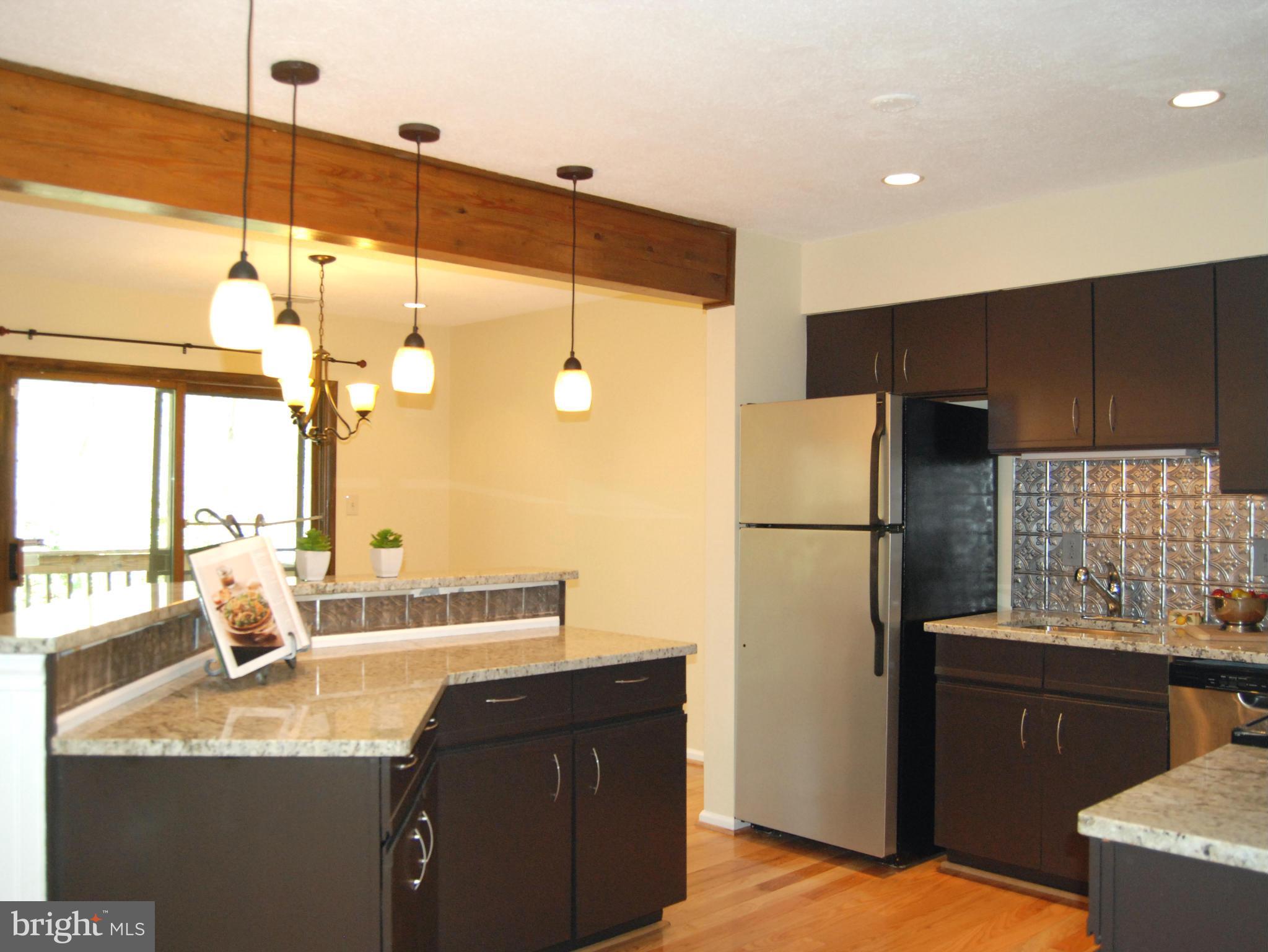 2303 Glade Bank Way Reston, VA 20191 - Photo 2 of 18 Kitchen