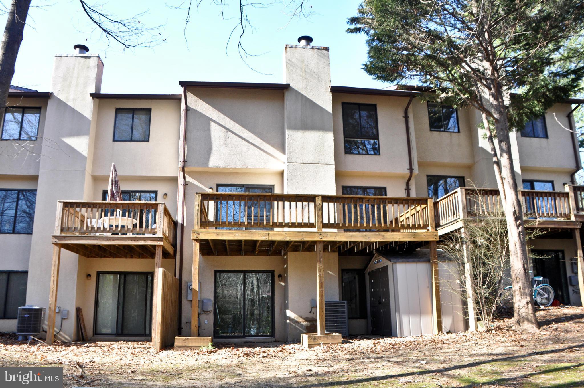 2303 Glade Bank Way Reston, VA 20191 - Photo 18 of 18 Exterior (Rear)