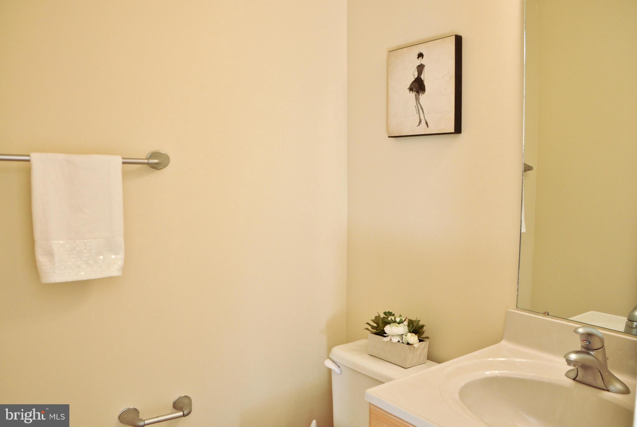 2303 Glade Bank Way Reston, VA 20191 - Photo 5 of 18 Bath