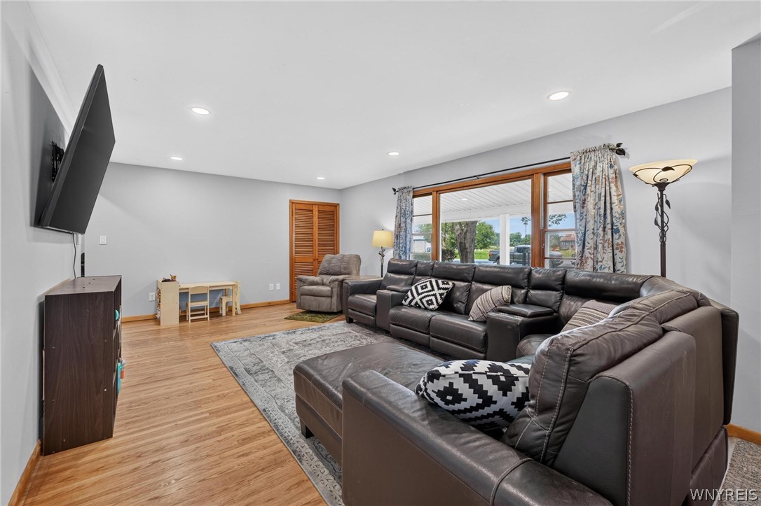 3916 Lockport Road Wheatfield, NY 14132 - Photo 6 of 39 Gallery Image 6