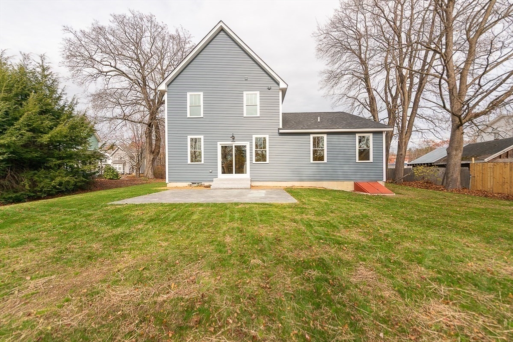 10 Pleasant Street Templeton, MA 01436 - Photo 2 of 41 a front view of house with yard and green space