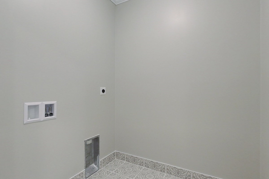 10 Pleasant Street Templeton, MA 01436 - Photo 33 of 41 a view of an empty room