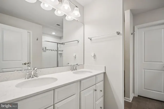 a view of walk in closet